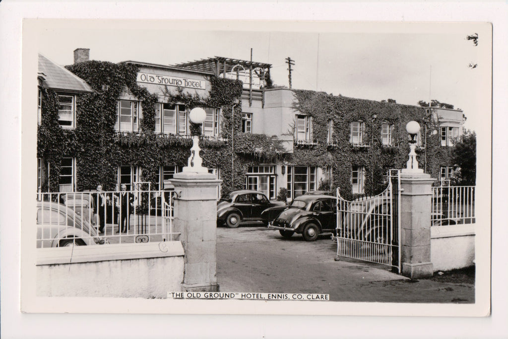 Foreign Postcard - IRELAND - Ennis Co Clare - OLD GROUND Hotel RPPC - FF0028