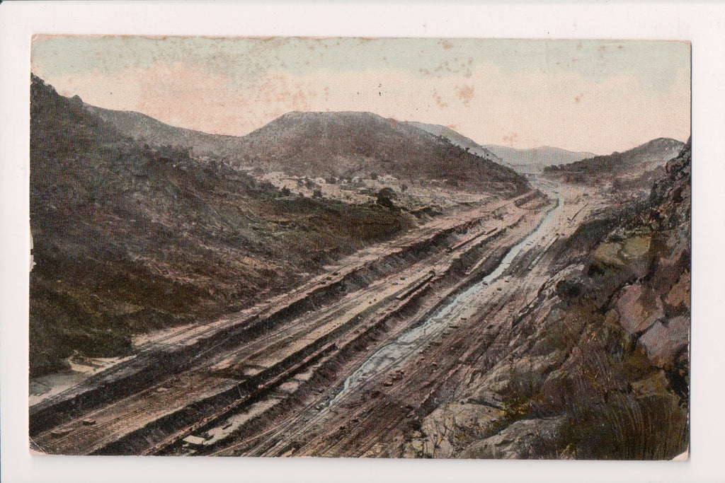 Foreign postcard - CULEBRA CUT, Panama Canal - about 1913 - G18040