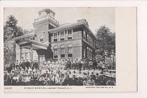 NY, Locust Valley Long Island - Public School, students posing - G18084