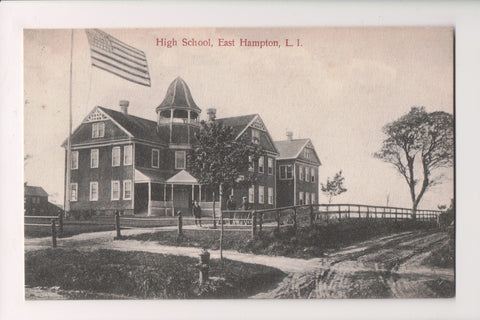 NY, EAST HAMPTON - Long Island - High School, fire hydrant - G18135
