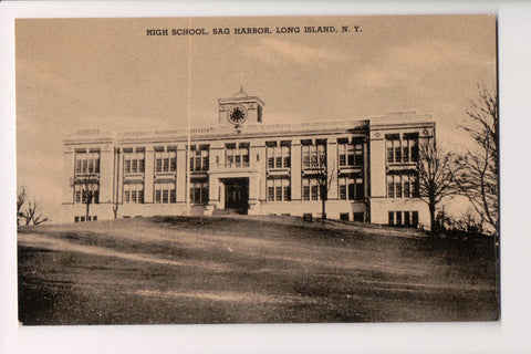 NY, SAG HARBOR - High School - Long Island postcard - G18140