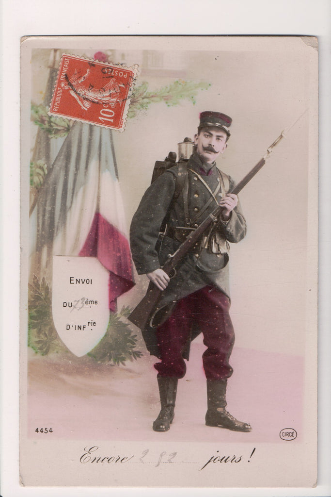 Military - French Soldier in uniform, gun, pack etc - RPPC - G18142