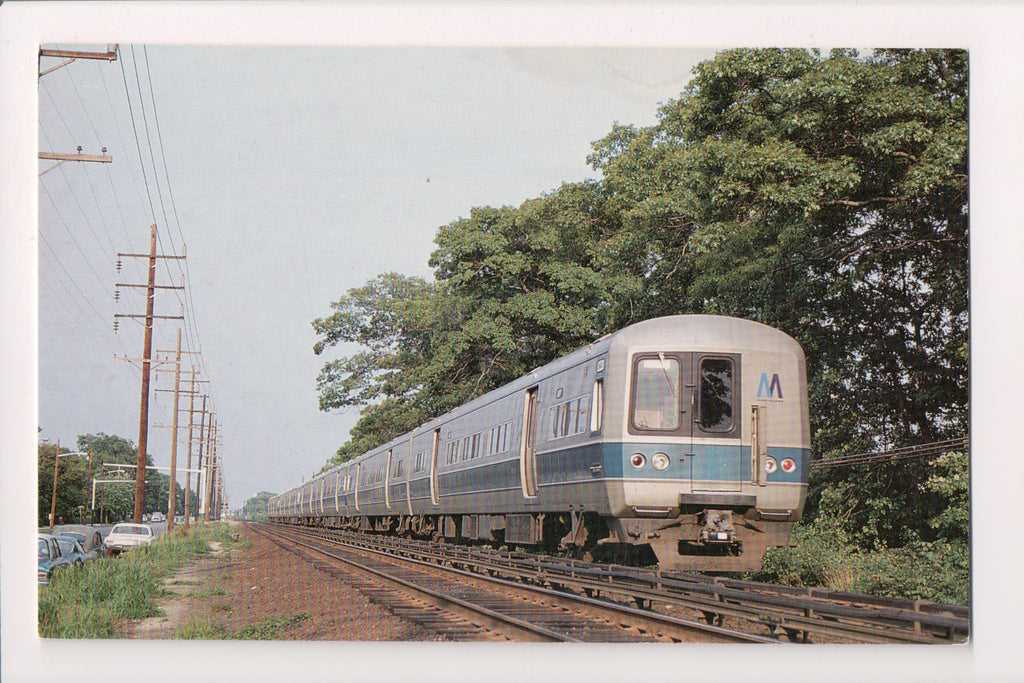 Train - Railroad - Long Island Metropolitan commuter cars - I04122