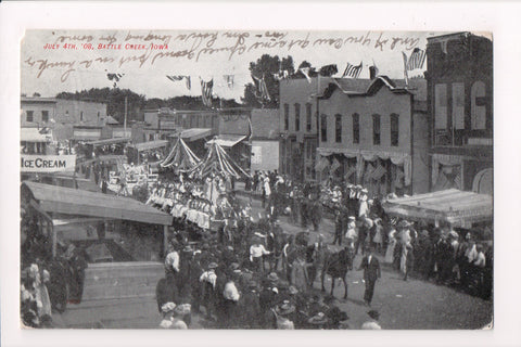 IA, Battle Creek - July 4, 1908 parade street scene postcard - B11185