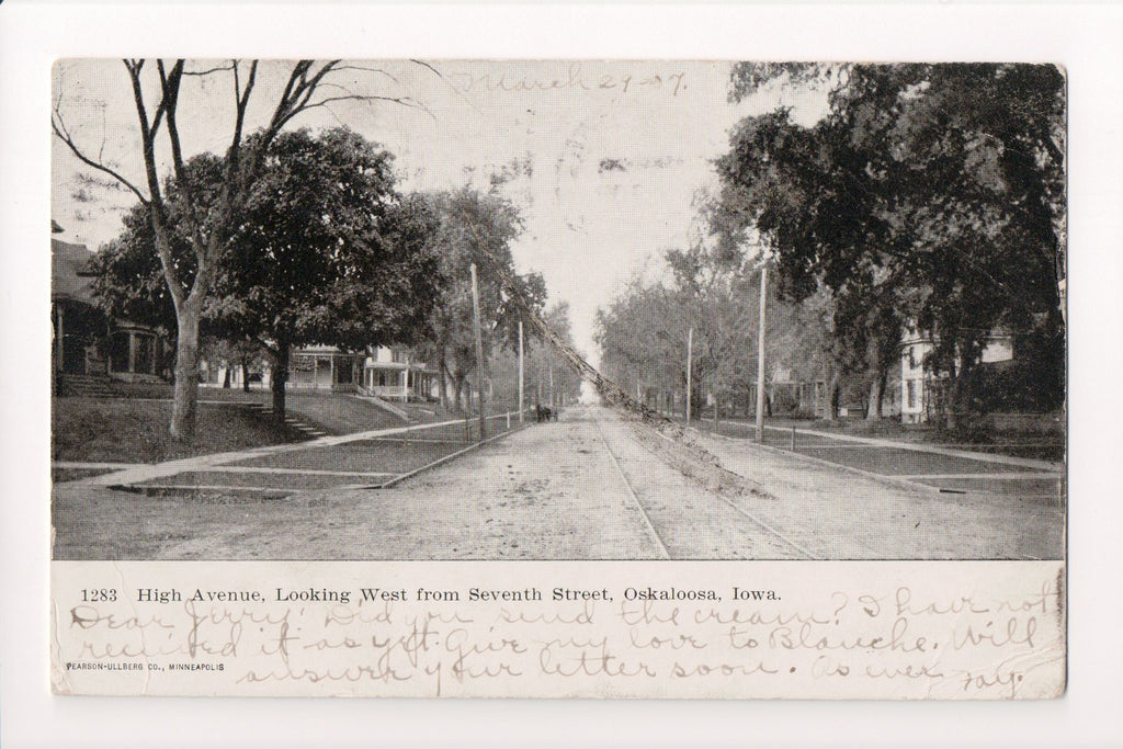 IA, Oskaloosa - High Avenue, west from Seventh St - H03070