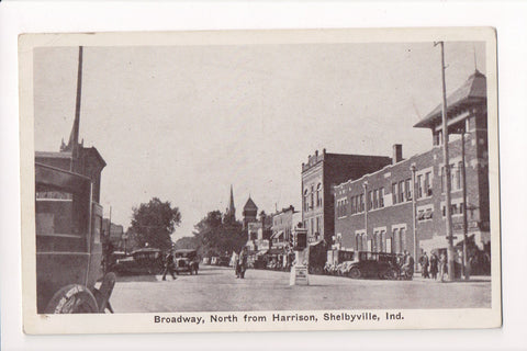 IN, Shelbyville - Broadway from Harrison postcard - w00751