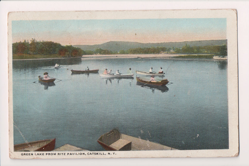 NY, Catskill - Green Lake, shoreline, boats etc - J03423