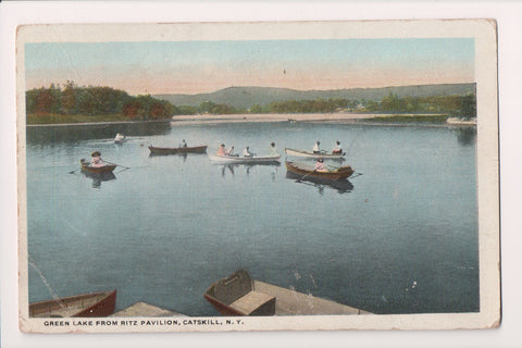 NY, CATSKILL - Green Lake, shoreline, boats etc - J03423