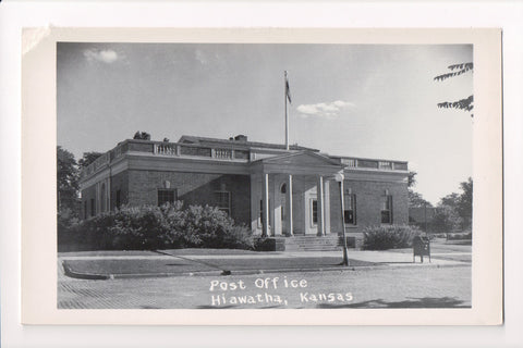 KS, HIAWATHA - Post Office RPPC postcard, collection box - 500646