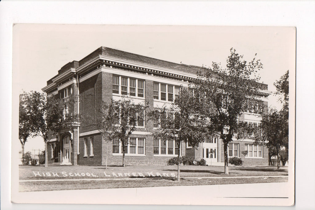 KS, LARNED - High School - RPPC postcard - R00377