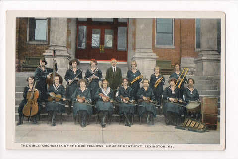 KY, Lexington - Odd Fellows Home, Girls Orchestra members up close - C17743