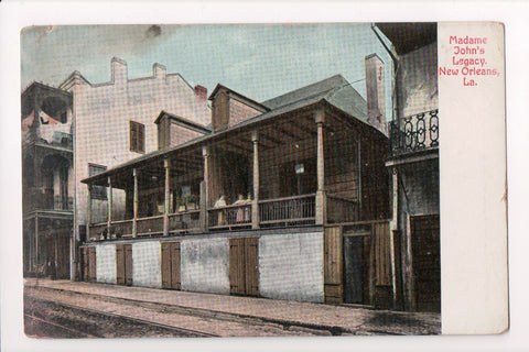 LA, NEW ORLEANS - Madame Johns Legacy, girls on balcony - MB0612