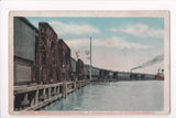 LA, New Orleans - Docks showing device to unload vessels - w03374