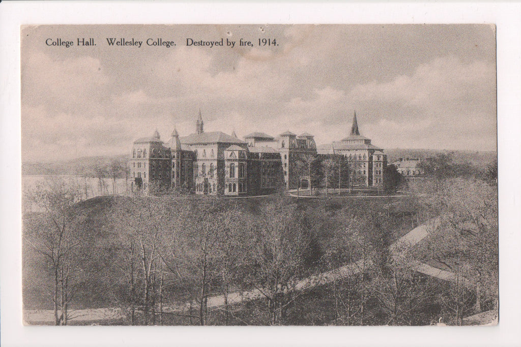 MA, Boston - Wellsley College, College Hall destroyed by fire 1914 - w04619