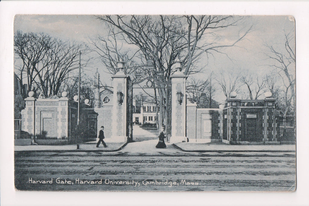 MA, CAMBRIDGE- Harvard - Harvard Gate - CAMBRIDGE STATION flag w/2 - w02559