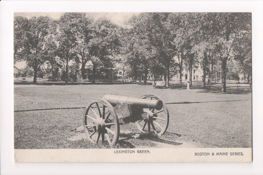 MA, Lexington - Canon closeup, Lexington Green - B08205