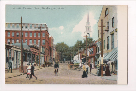 MA, Newburyport - Pleasant St, street activity, vintage postcard - B11218