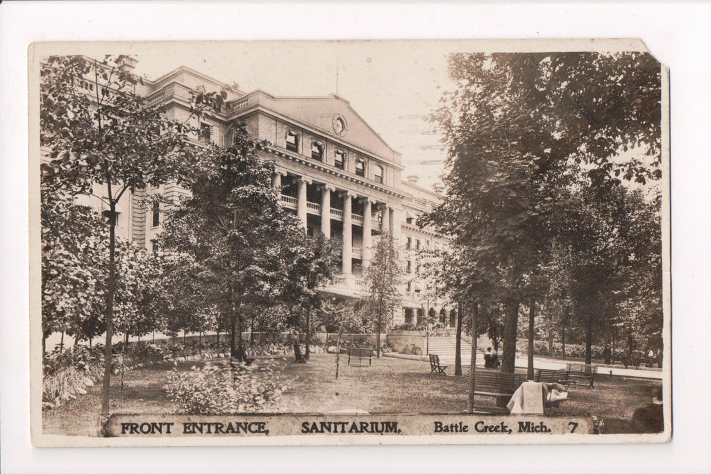 MI, Battle Creek - Sanitarium, front entrance - RPPC - B06074