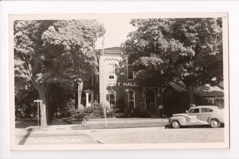 MI, Charlotte - City Hall, Police car with siren on top - 1950 RPPC - G06037