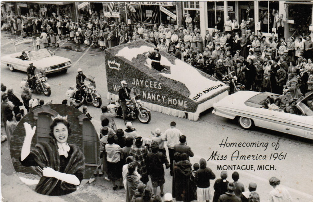 MI, MONTAGUE - Homecoming parade 1961 Miss America Jaycees RPPC - R00365