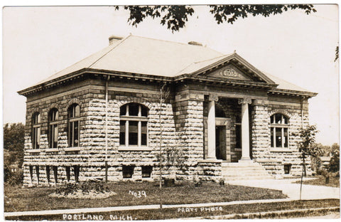 MI, PORTLAND - Library building closeup - Pratt RPPC - F09033