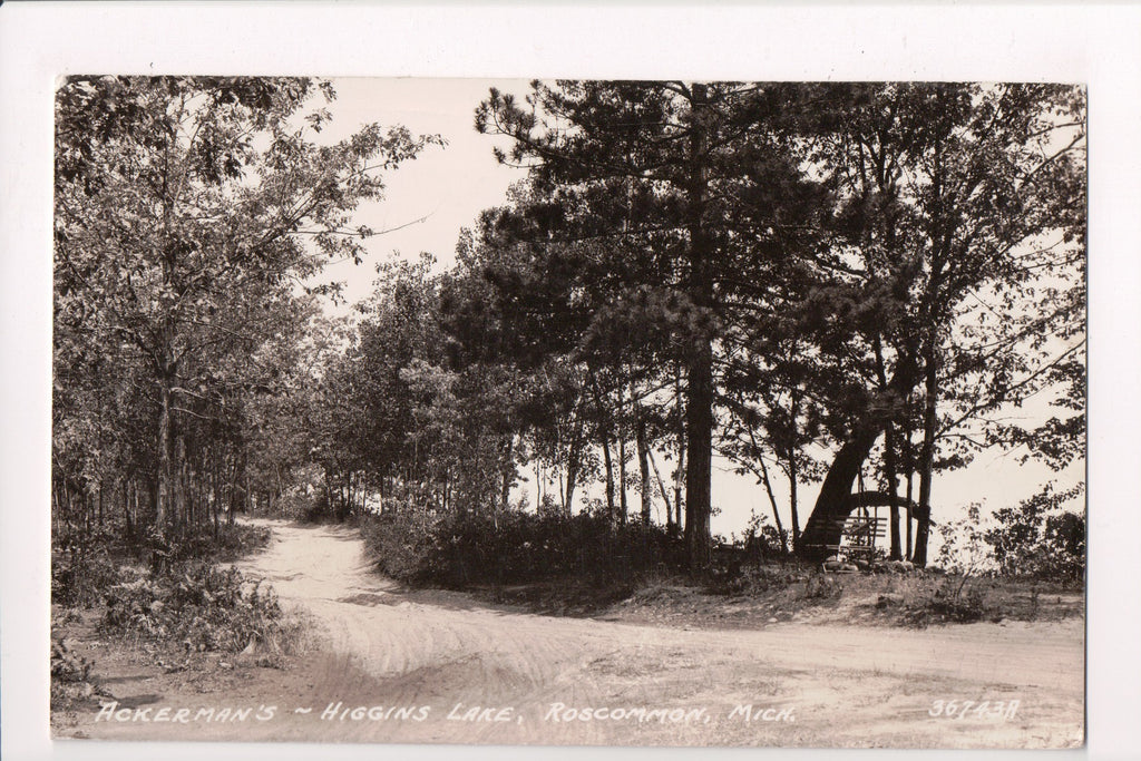 MI, ROSCOMMON - Ackermans, Higgins Lake - @1945 RPPC postcard - B06318