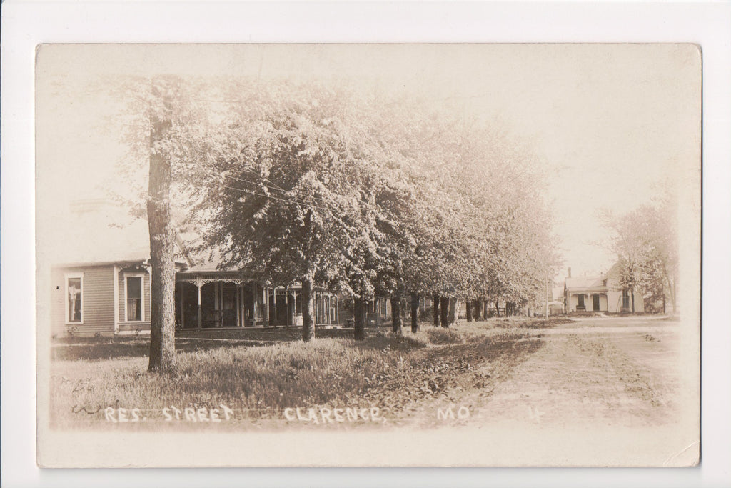 MO, CLARENCE - Residential street scene - RPPC - G06012