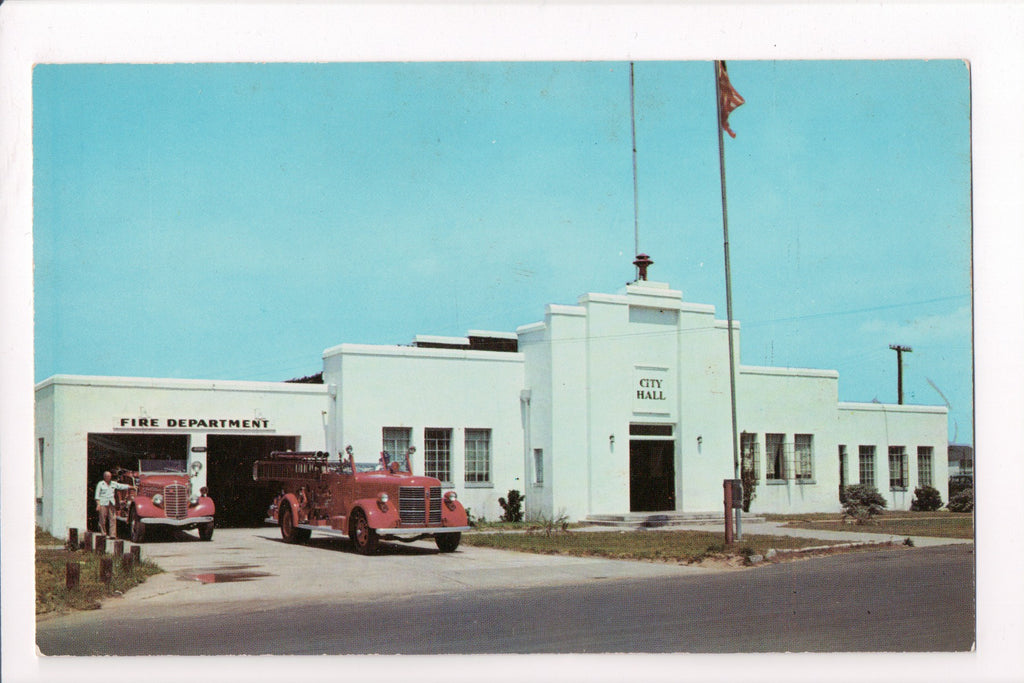 NC, Carolina Beach - Fire Department, Fire Truck, City Hall - B17086