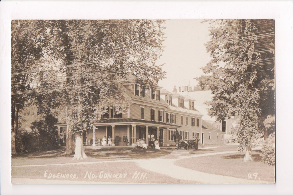 NH, No Conway - Edgewood, People, rocking chairs, car - RPPC - B06076