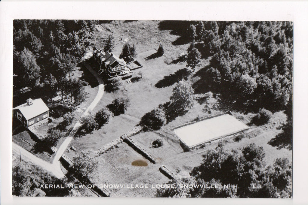NH, SNOWVILLE - Snowvillage Lodge aerial - RPPC - I04045