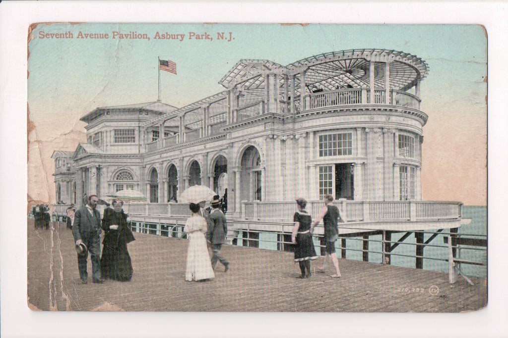 NJ, ASBURY PARK - Seventh Avenue Pavilion, people - Z17059 - **DAMAGED / AS IS**