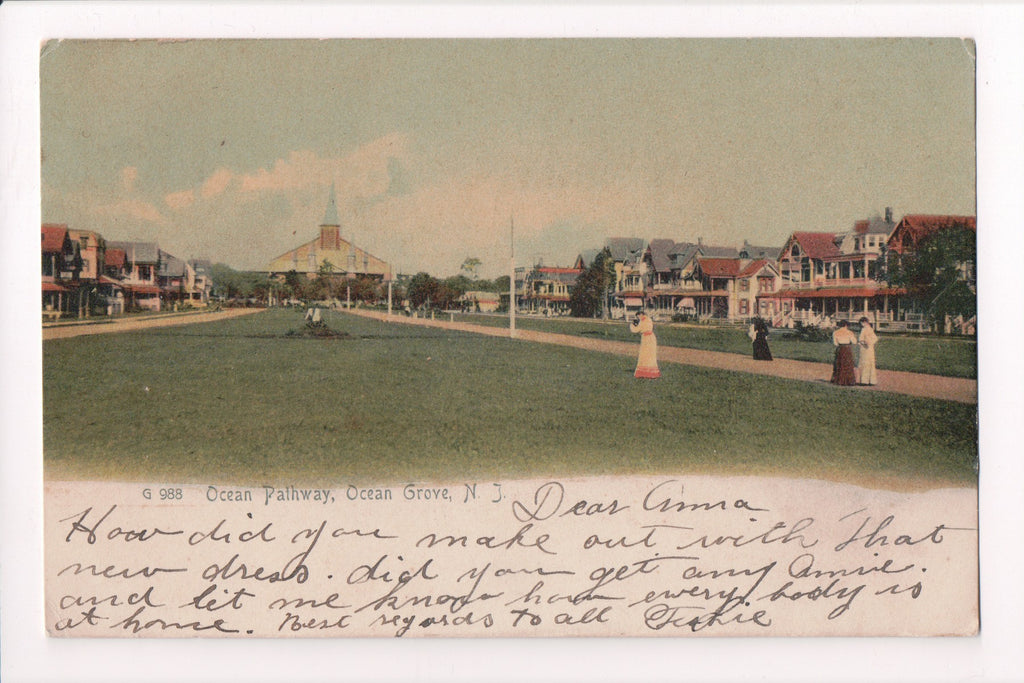 NJ, OCEAN GROVE - Ocean Pathway, green area and houses - w03458