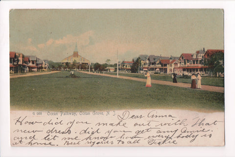 NJ, OCEAN GROVE - Ocean Pathway, green area and houses - w03458