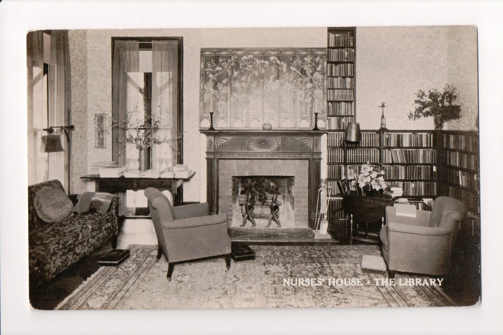 NY, BABYLON - Nurses House, Library - RPPC - C08605