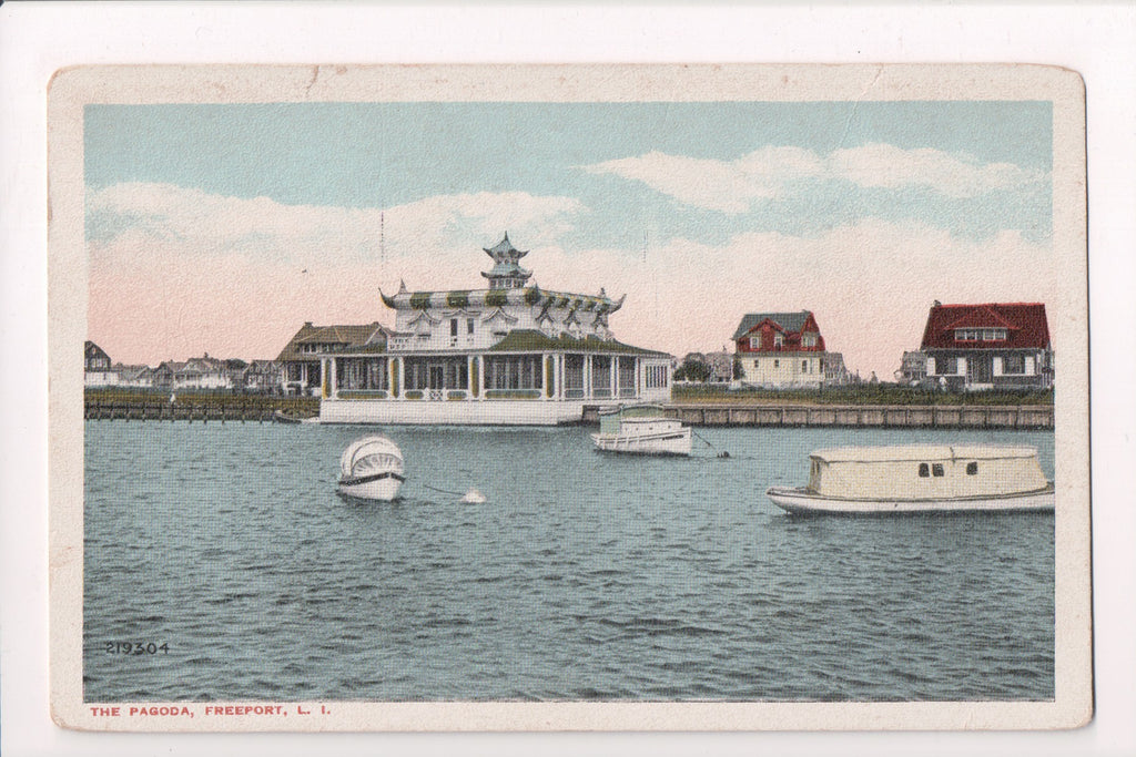 NY, FREEPORT - Pagoda, residences, boats, vintage I DaSilva postcard - G03337