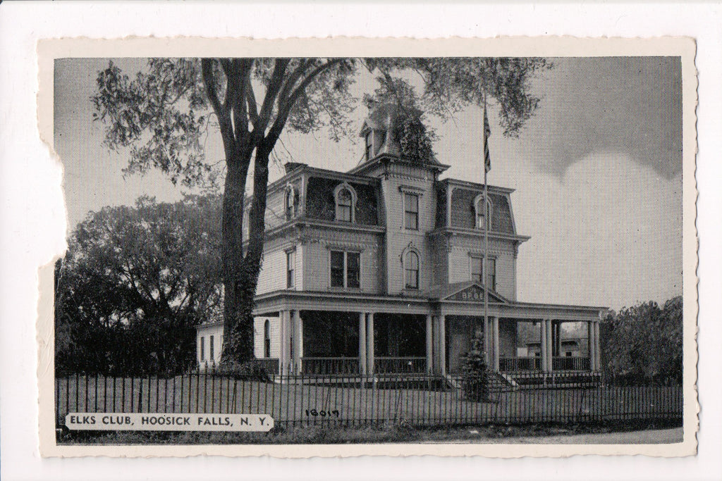NY, HOOSICK FALLS - Elks Club - w02708 - A T Reynolds postcard **DAMAGED / AS IS