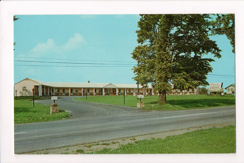 NY, MASSENA - Flynns Motel, Dot and Jack Flynn proprietors - 800255