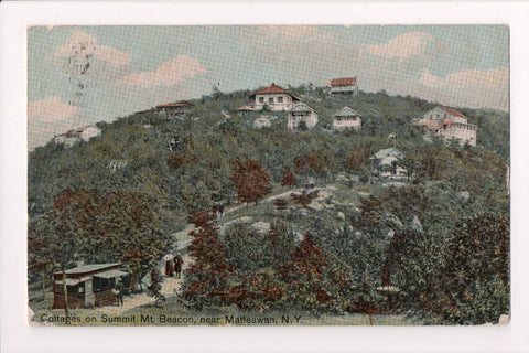 NY, Matteawan - cottages on Summit Mt Beacon - people, building - B10019