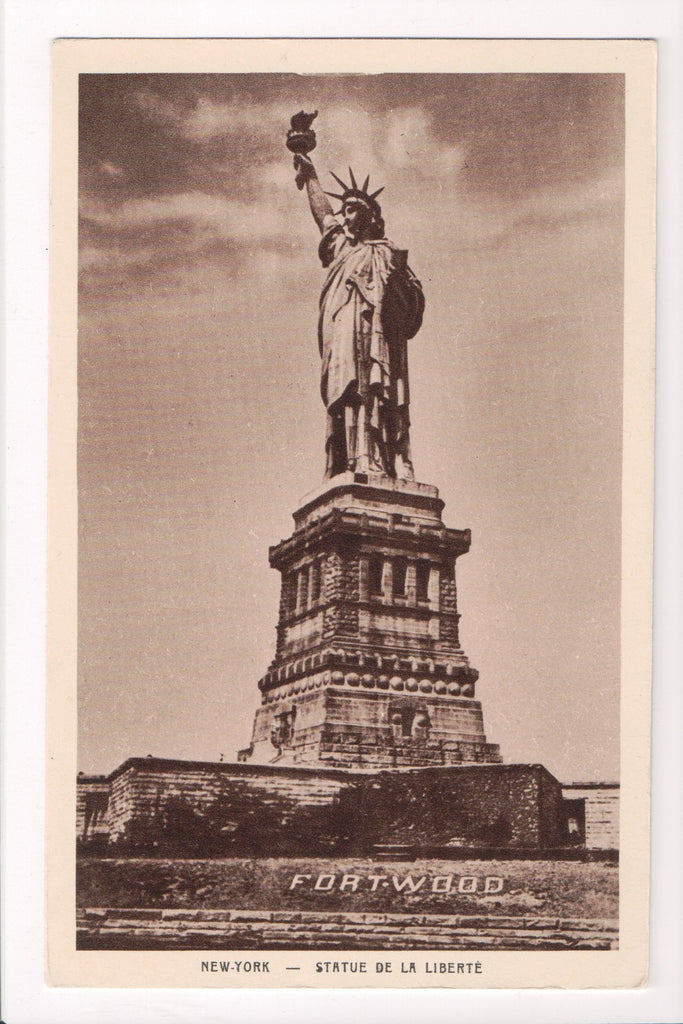 NY, NEW YORK CITY - Statue de la Liberte - Fort Wood postcard - A06425