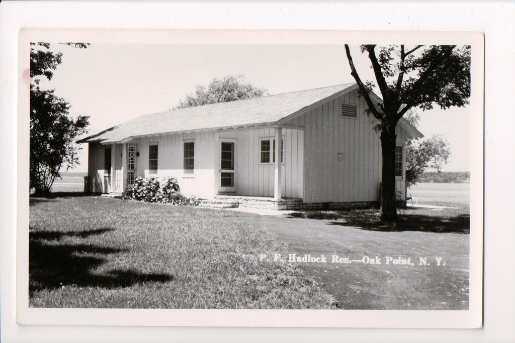 NY, OAK POINT - Residence P F Hadlock, RPPC postcard - D17107