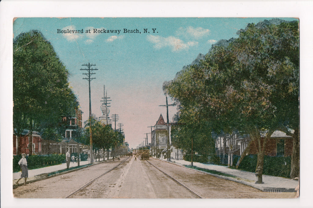 NY, ROCKAWAY BEACH - Boulevard, fire hydrant, street grill - B17001