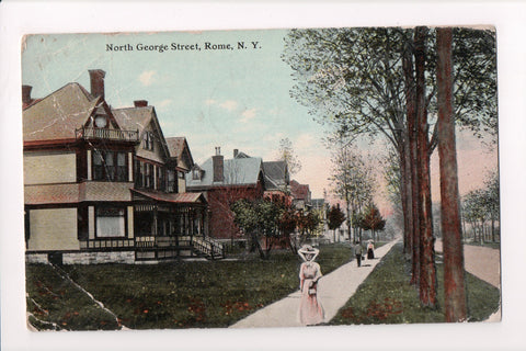 NY, ROME - North George Street, houses, people - B17057