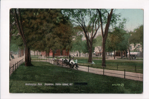 NY, STAPLETON - Washington Park, Staten Island - J06092