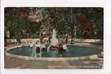 NY, Syracuse - Forman Park Fountain with kids in it - w03827
