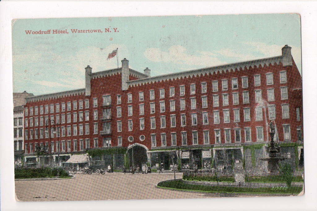 NY, Watertown - Woodruff Hotel, Fountain in Green - D17058