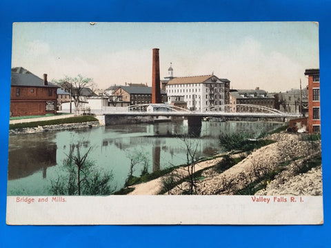 RI, VALLEY FALLS - Bridge and Mills view postcard - A10056