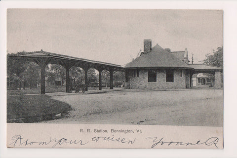 VT, Bennington - RR Station, Train Depot - vintage postcard - S01238