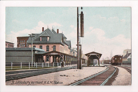 VT, ST JOHNSBURY - B and M Train Station and watering contraption? - SH7080
