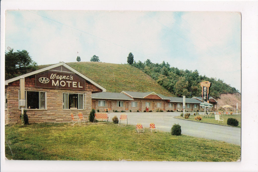 TN, Pigeon Forge - Waynes Motel postcard - E09004
