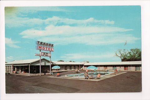 TN, Gatlinburg - Teagues Motel, Mr and Mrs Dock Teague owners - w00412